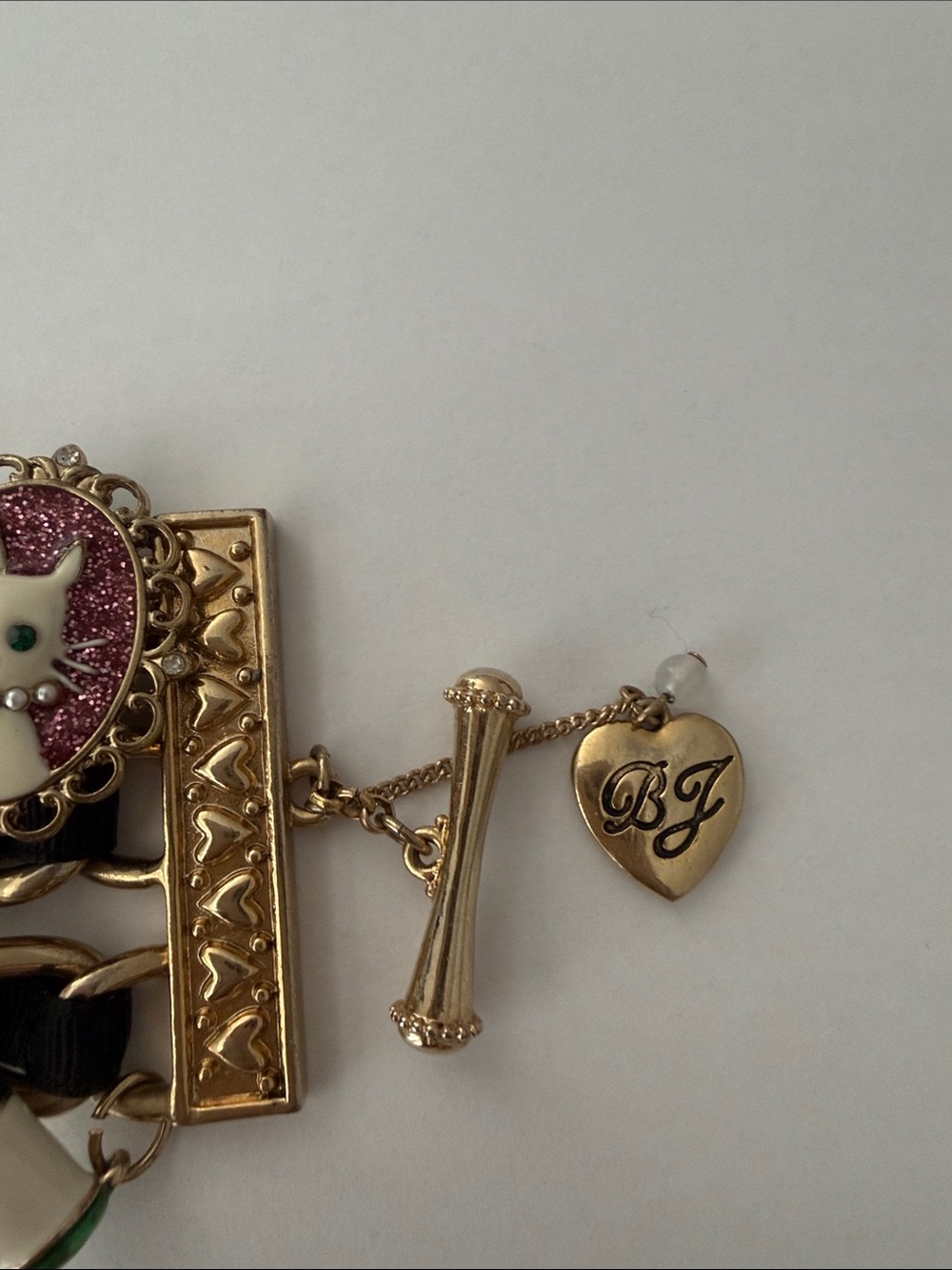 Betsey Johnson "Paris Is Always A Good Idea" Cat Lovers Toggle Cuff Bracelet. - Picture 5 of 5